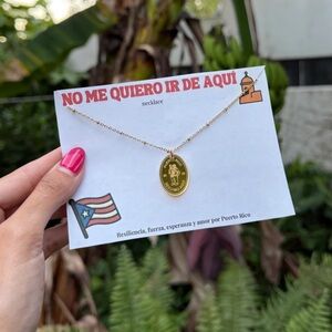 Bad Bunny "NO ME QUIERO IR DE
AQUÍ" Necklace